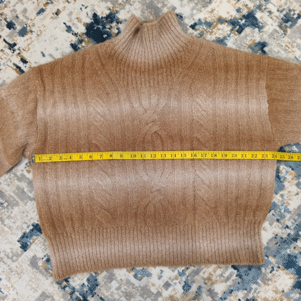 Banana Republic Tan Cream Italian Alpaca Yarn Cozy Cable Knit Sweater - W Size M - Picture 9 of 12